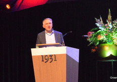 Richard Schouten from GroentenFruit Huis presented the latest fresh produce trade figures and called for caution with the term 'export.' He prefers to speak of sales within a radius of about 800 kilometers to avoid waking sleeping dogs (why should you grow it here if the product is going abroad anyway?).